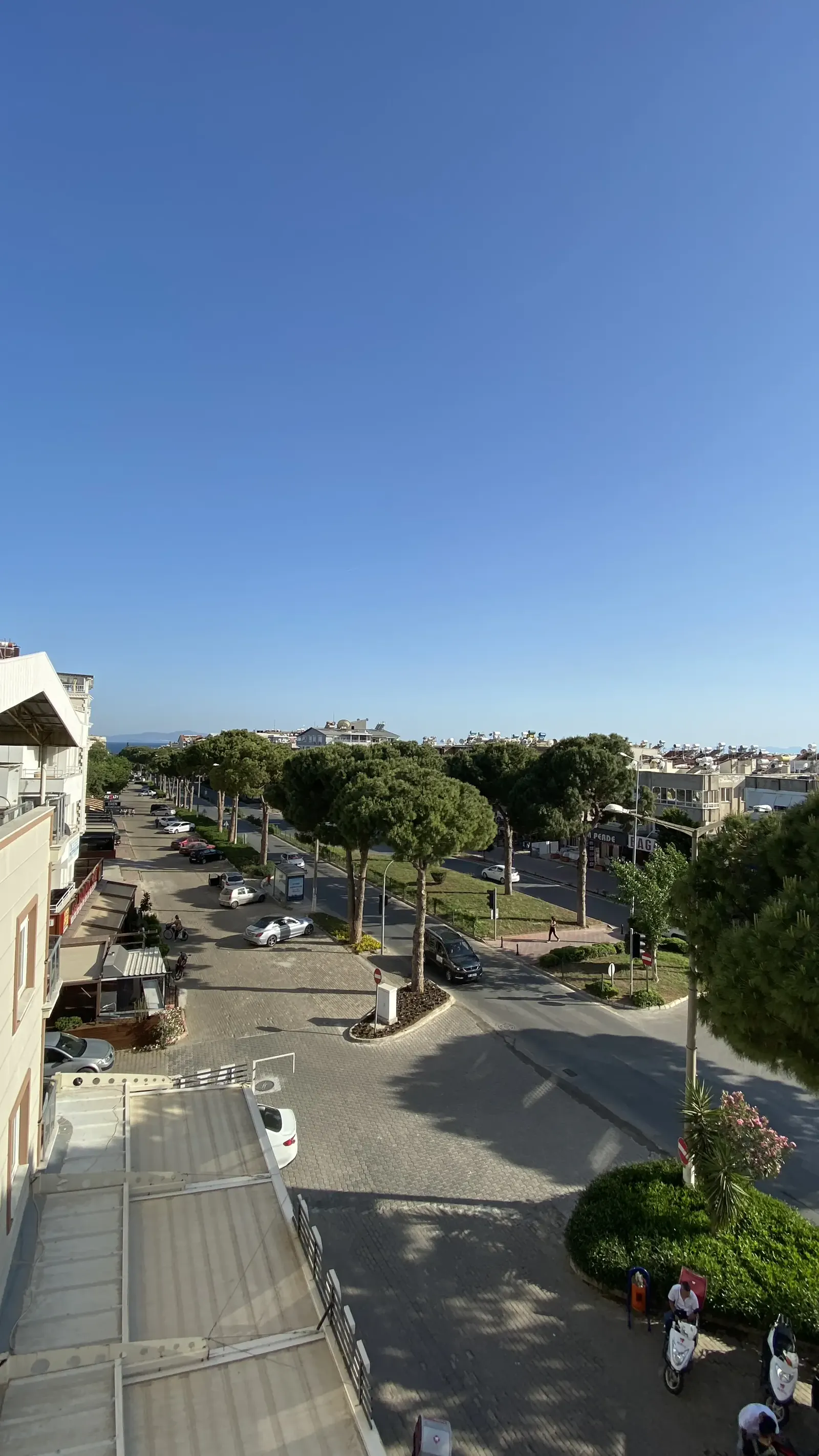 Lera Hotel Mimarisi ve Gece Işıkları